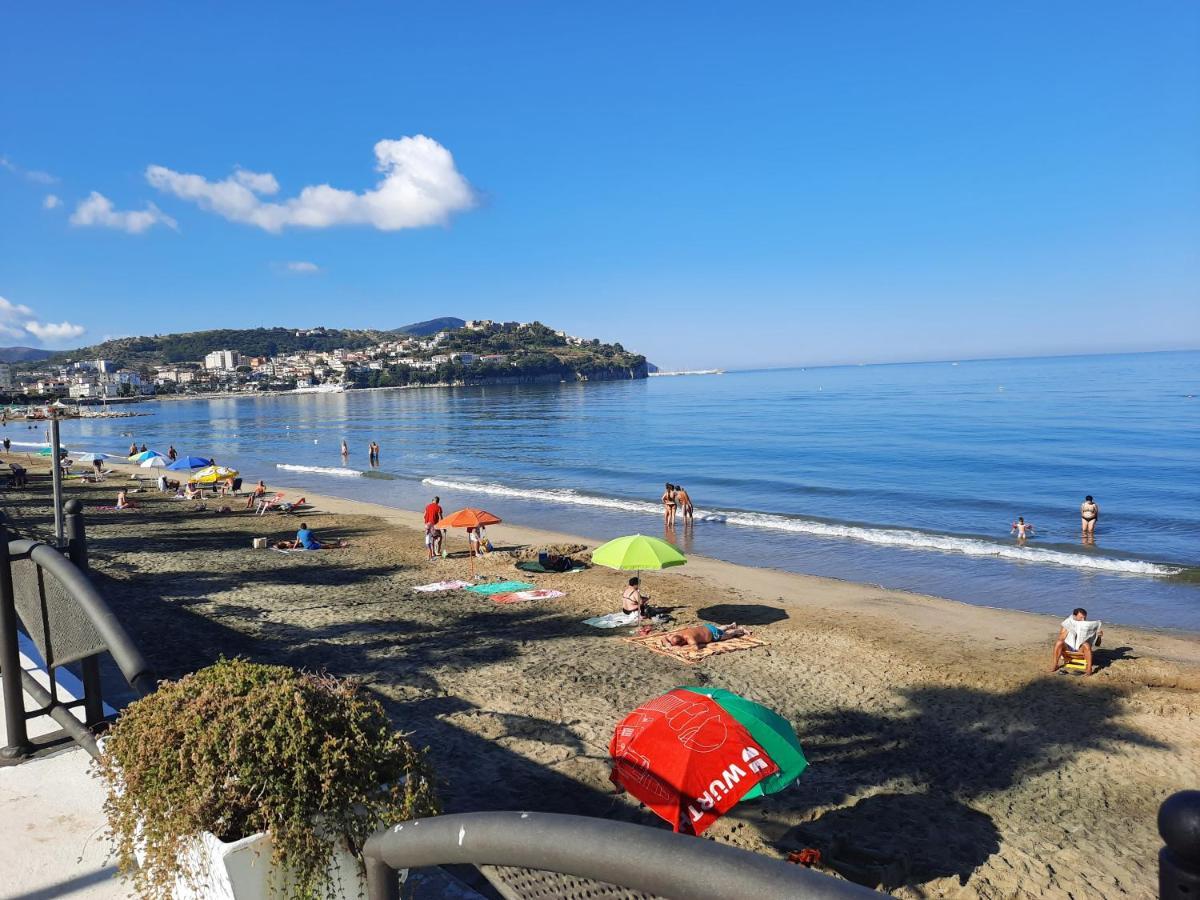 B & Beach Agropoli Exteriör bild